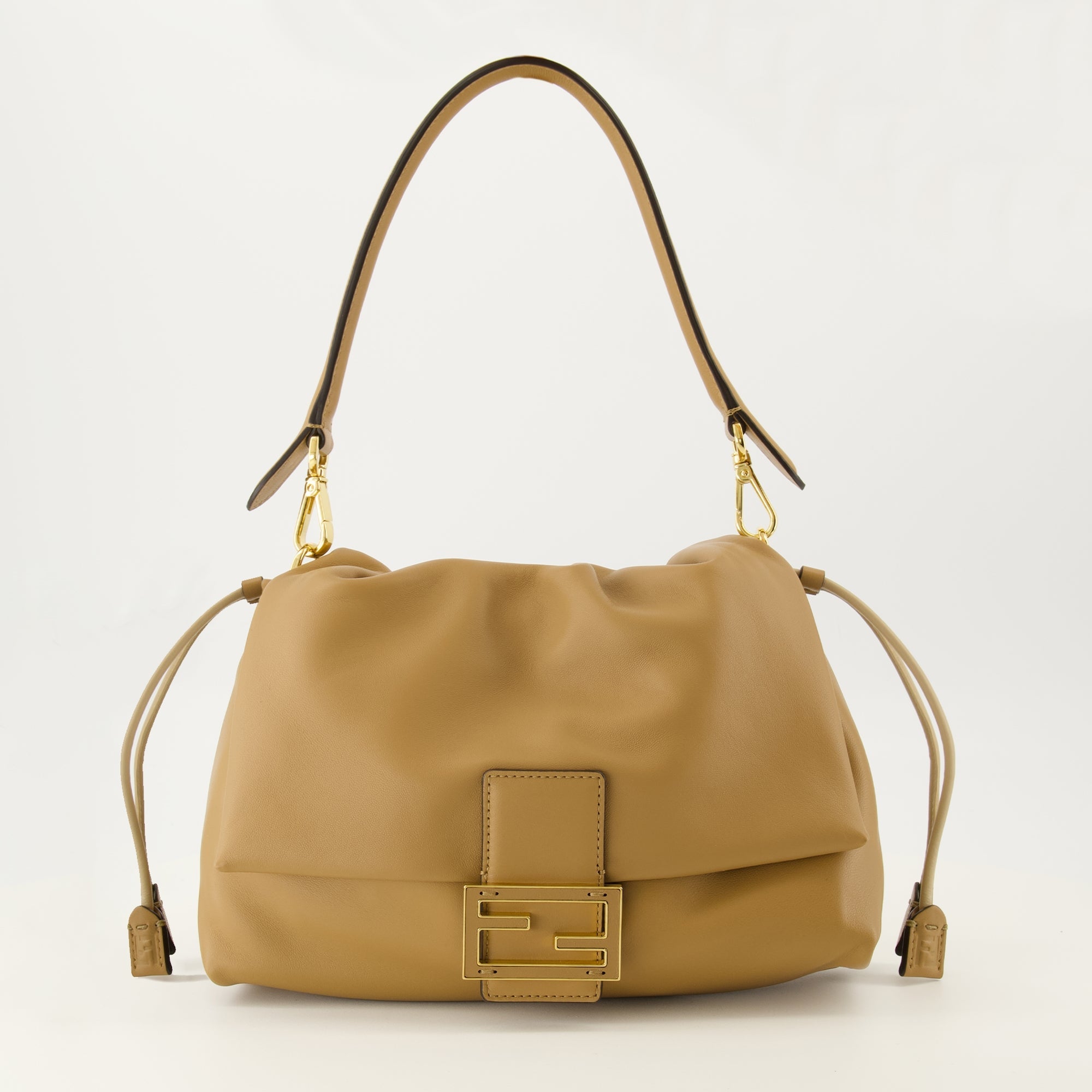 フェンディ バケットバック　ミディアム ミディアムベージュ ママ バゲットバッグ - Fendi | WE IN STYLE