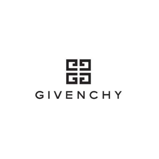 Descubre las Últimas Colecciones de Givenchy Online | WE IN STYLE