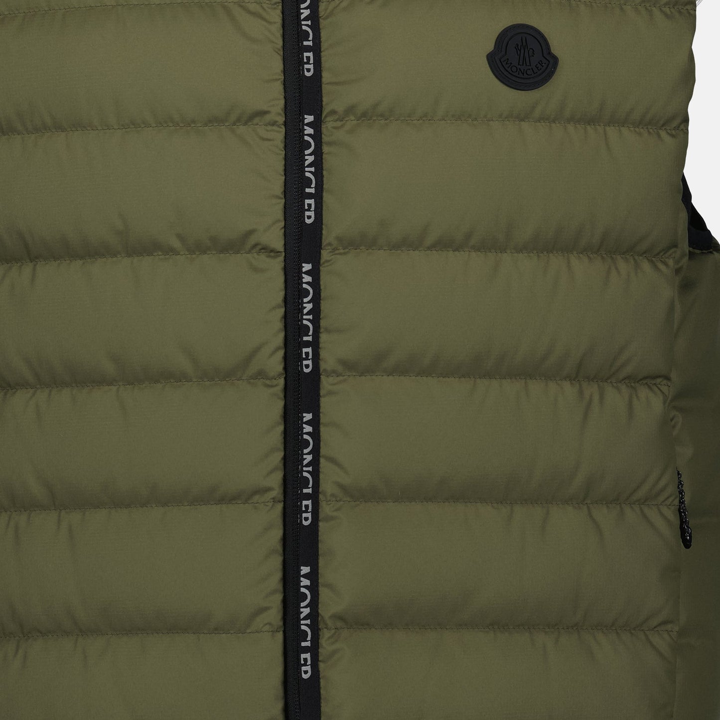 Moncler, tarn down vest, luxury men's wear, sleeveless jacket, men's fashion