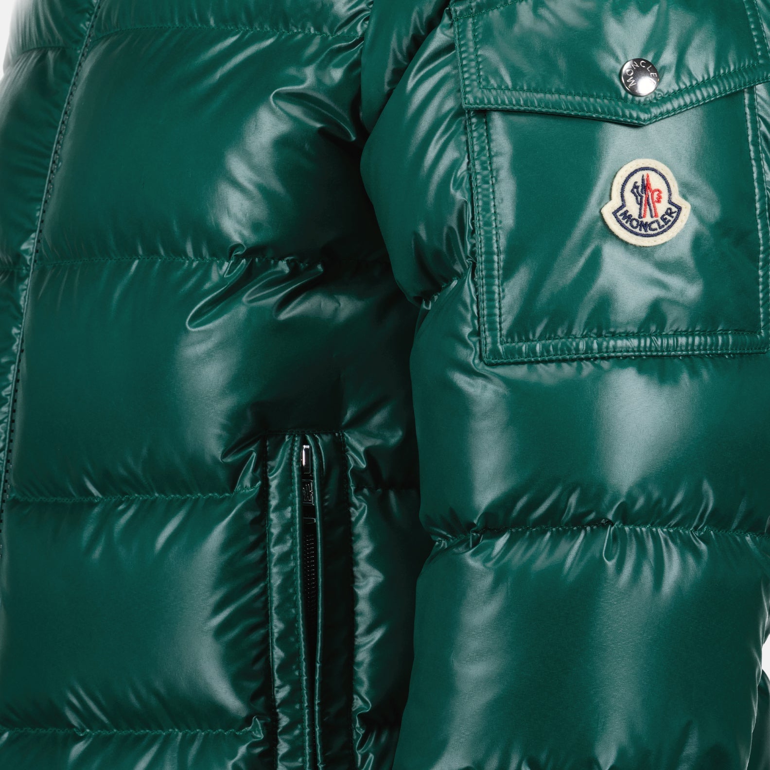 Moncler, Doudoune Bourne, Green down jacket, Luxury men's outerwear, High-end winter fashion