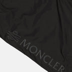 Imagen de los pantalones de baño con logotipo de Moncler para hombres - Temporada Otoño-Invierno 2023 - Vista de detalle 1