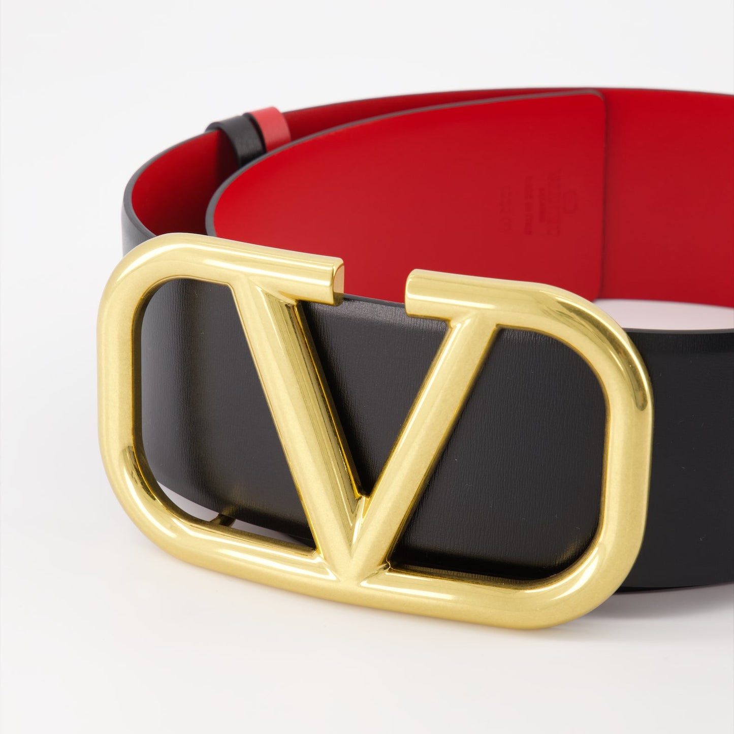 Valentino Garavani belt, VLogo belt, reversible belt, women's luxury accessories, designer belt