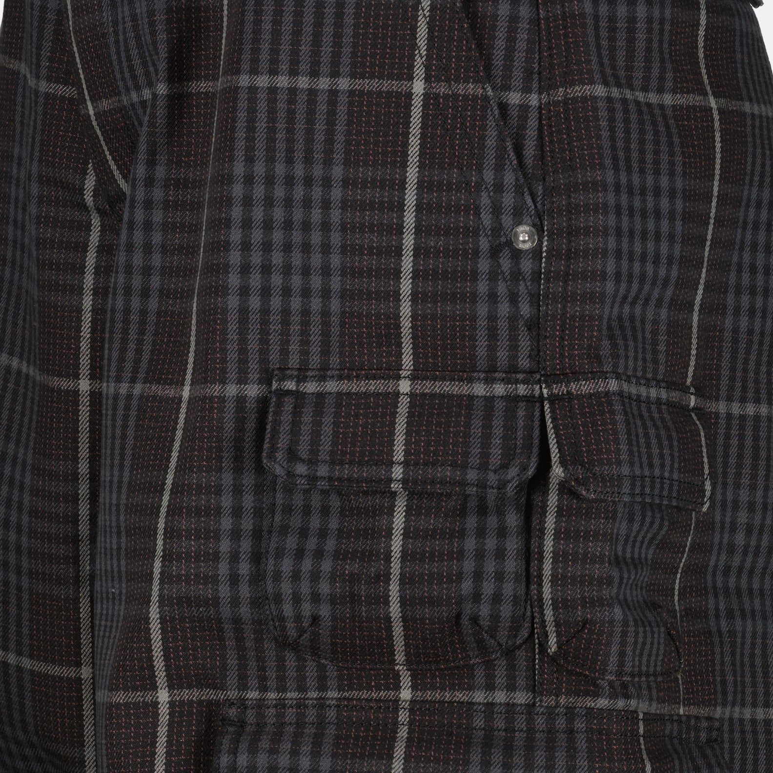 디올의 남성용 체크 패턴 면 반바지 이미지 - 2023년 가을-겨울 시즌 - 디테일 보기 1