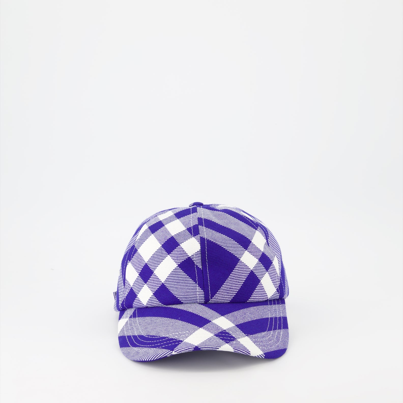 Burberry purple shops and black plaid hat