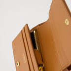 Burberry, TB Wallet, Grained Leather, Luxury Accessories, Premium Wallet