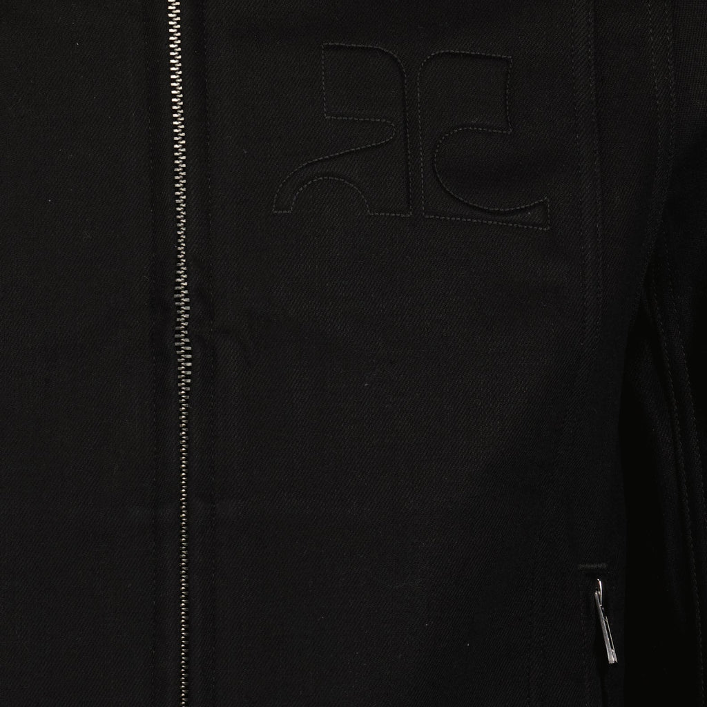 Image d'une veste de motard en denim noir de Courrèges pour hommes - Saison Printemps-Été 2024 - Détail vue 5