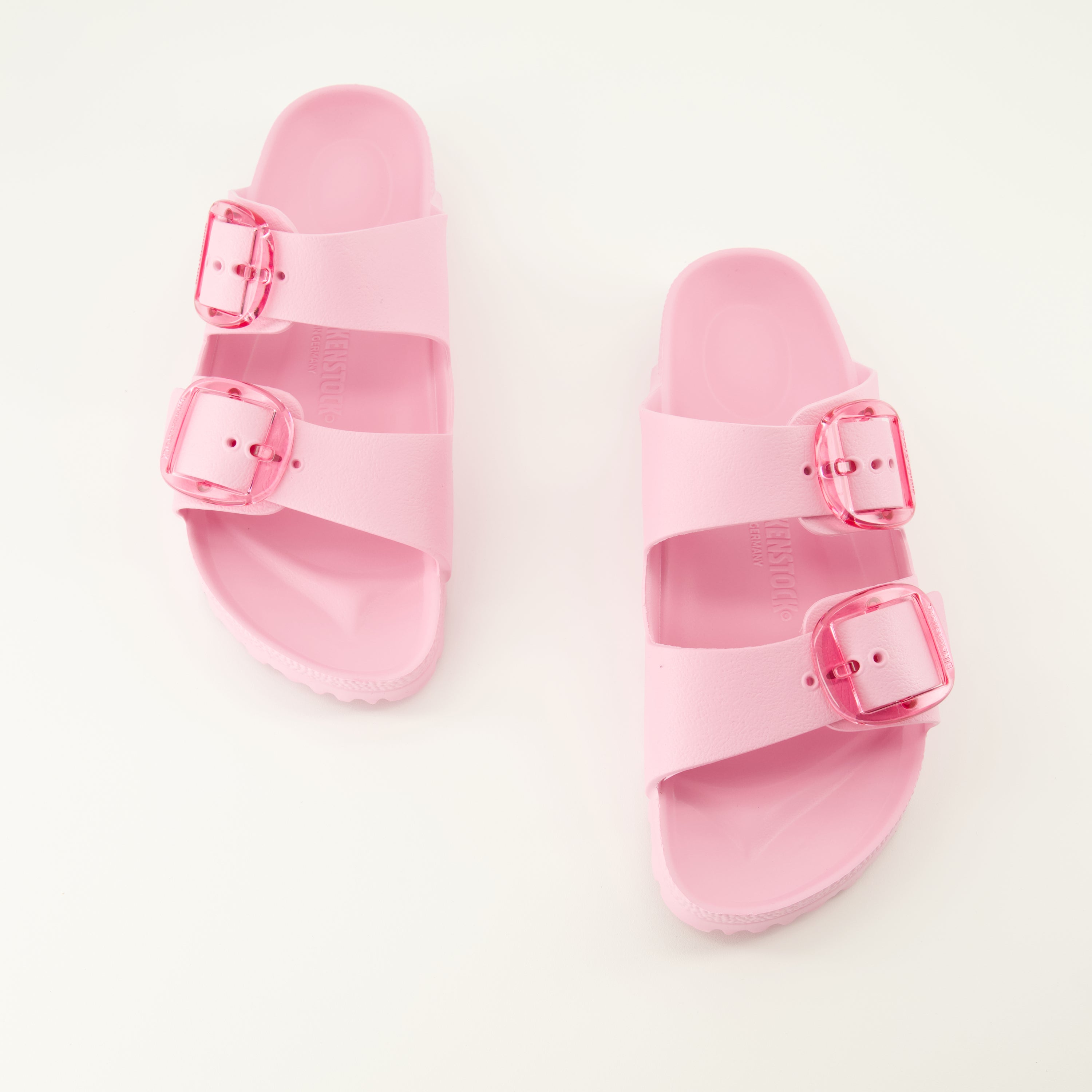 여성을 위한 비르켄스톡 아리조나 빅 버클 샌들 이미지 - 2025 가을-겨울 시즌 - 쌍의 상단 보기