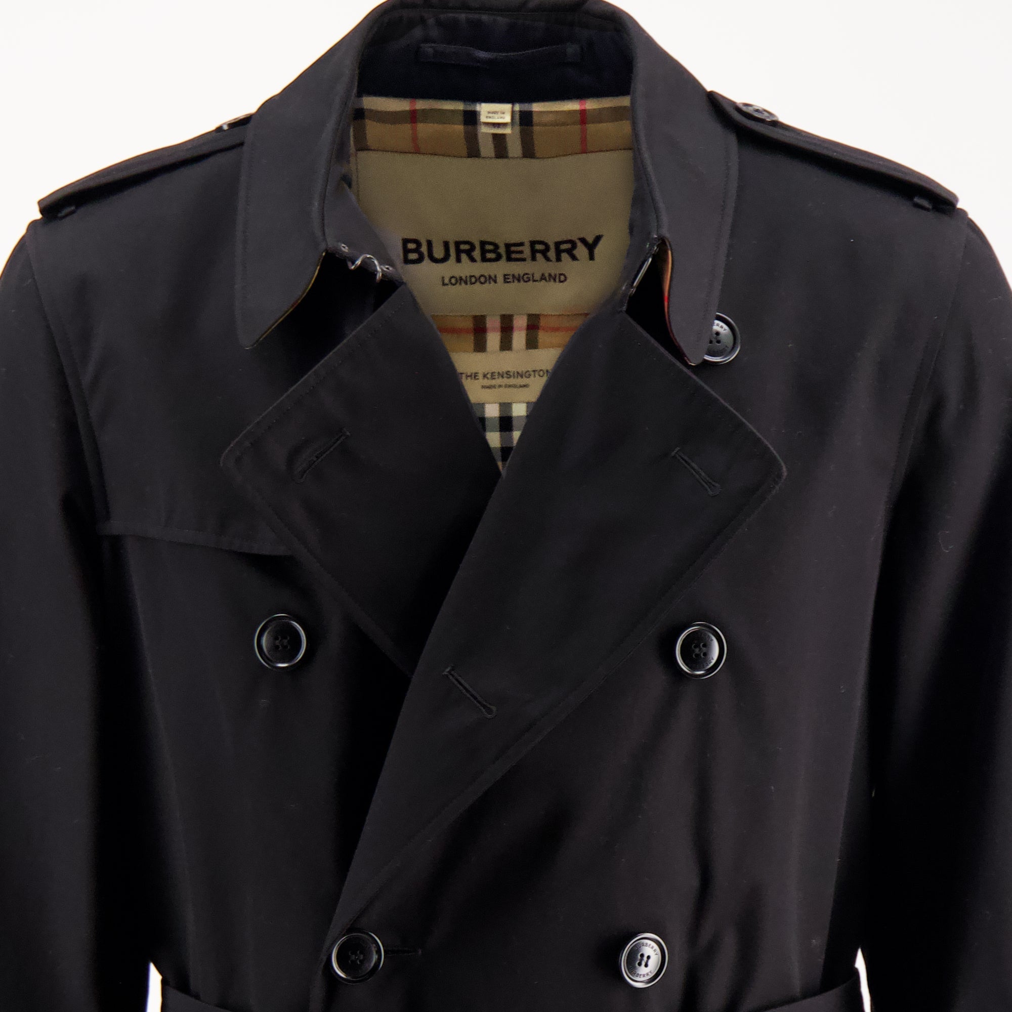 Image de l'article Trench Héritage long noir de la marque Burberry pour Homme - Saison Printemps-Été 2026 - Vue détaillée_2
