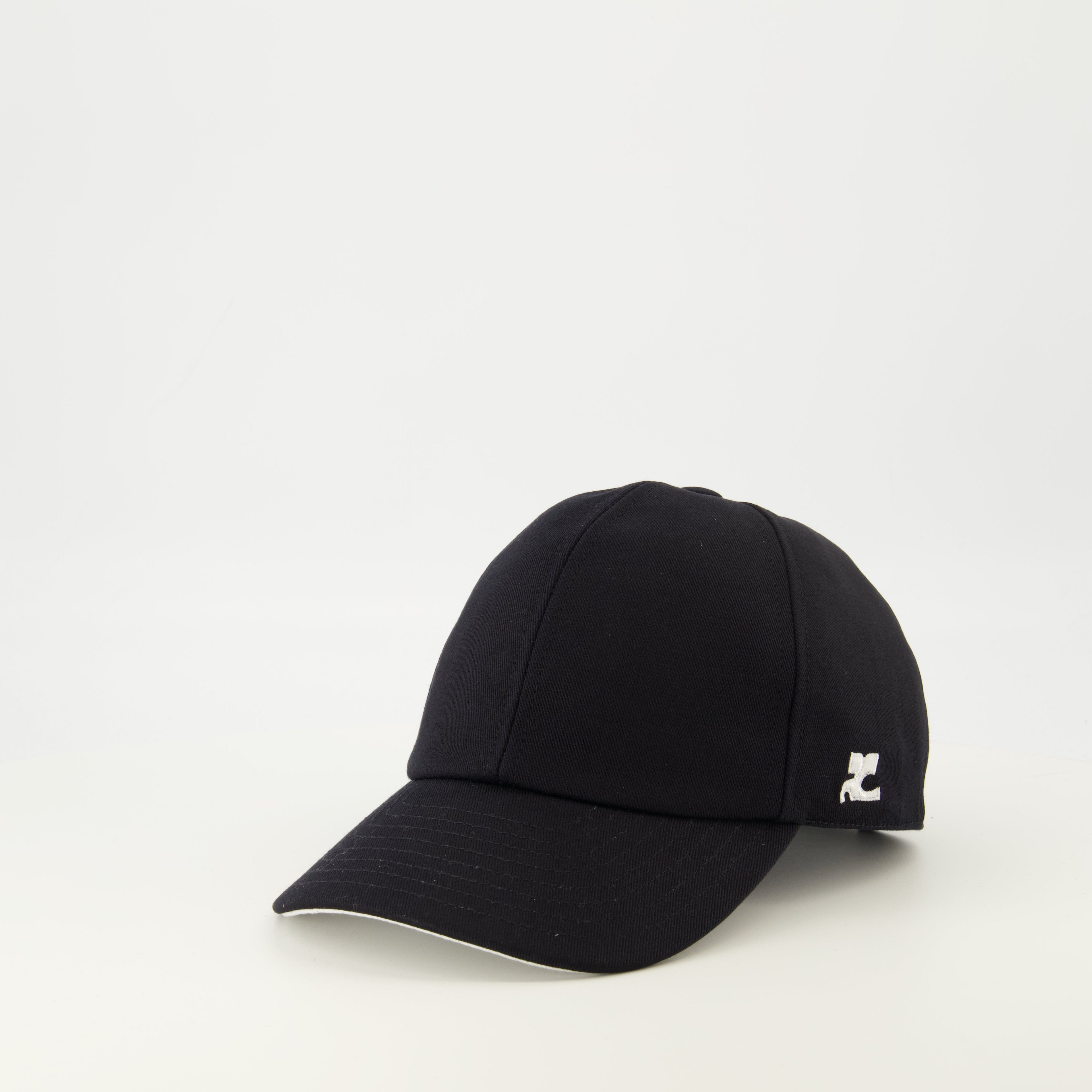 Image de l'article Casquette AC noir de la marque Courrèges pour Homme - Saison Printemps-Été 2026 - Vue de Dos