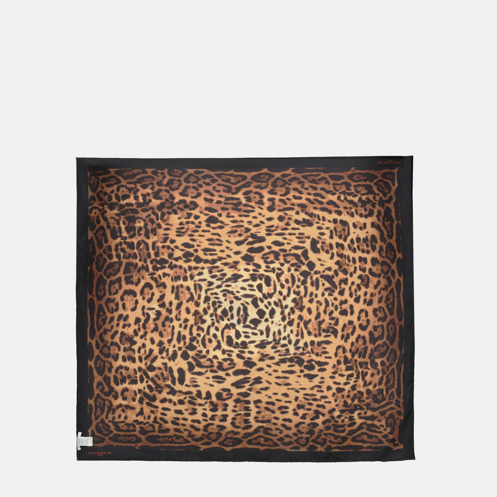 Foulard in seta stampata con leopardato
