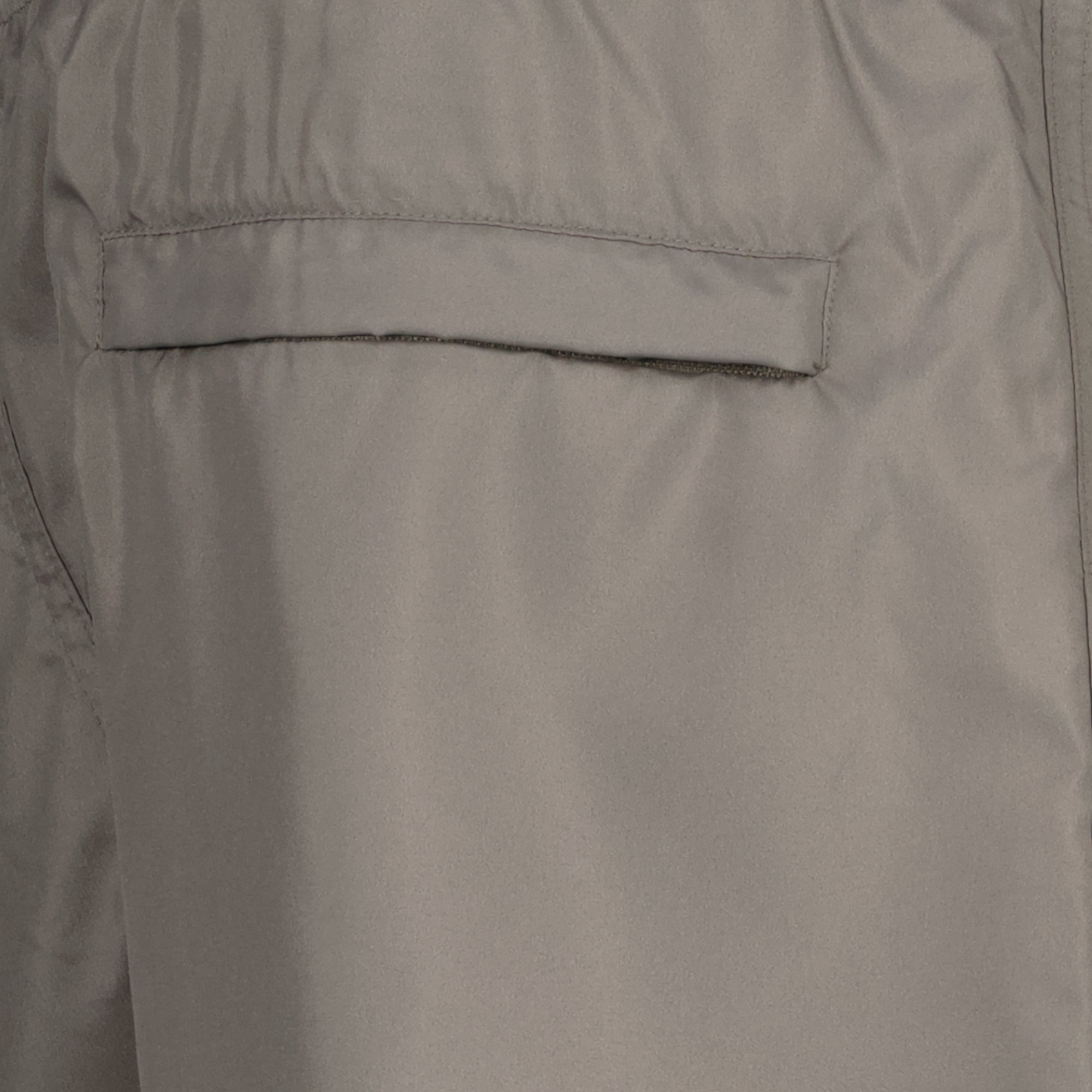 Imagen del traje de baño gris AC de Courrèges para hombres - Temporada Primavera-Verano 2026 - Vista de detalle 2