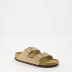 Image of Arizona Beige Sandals by Birkenstock for Women - Season Spring-Summer 2025 - Front Right Three-Quarter View