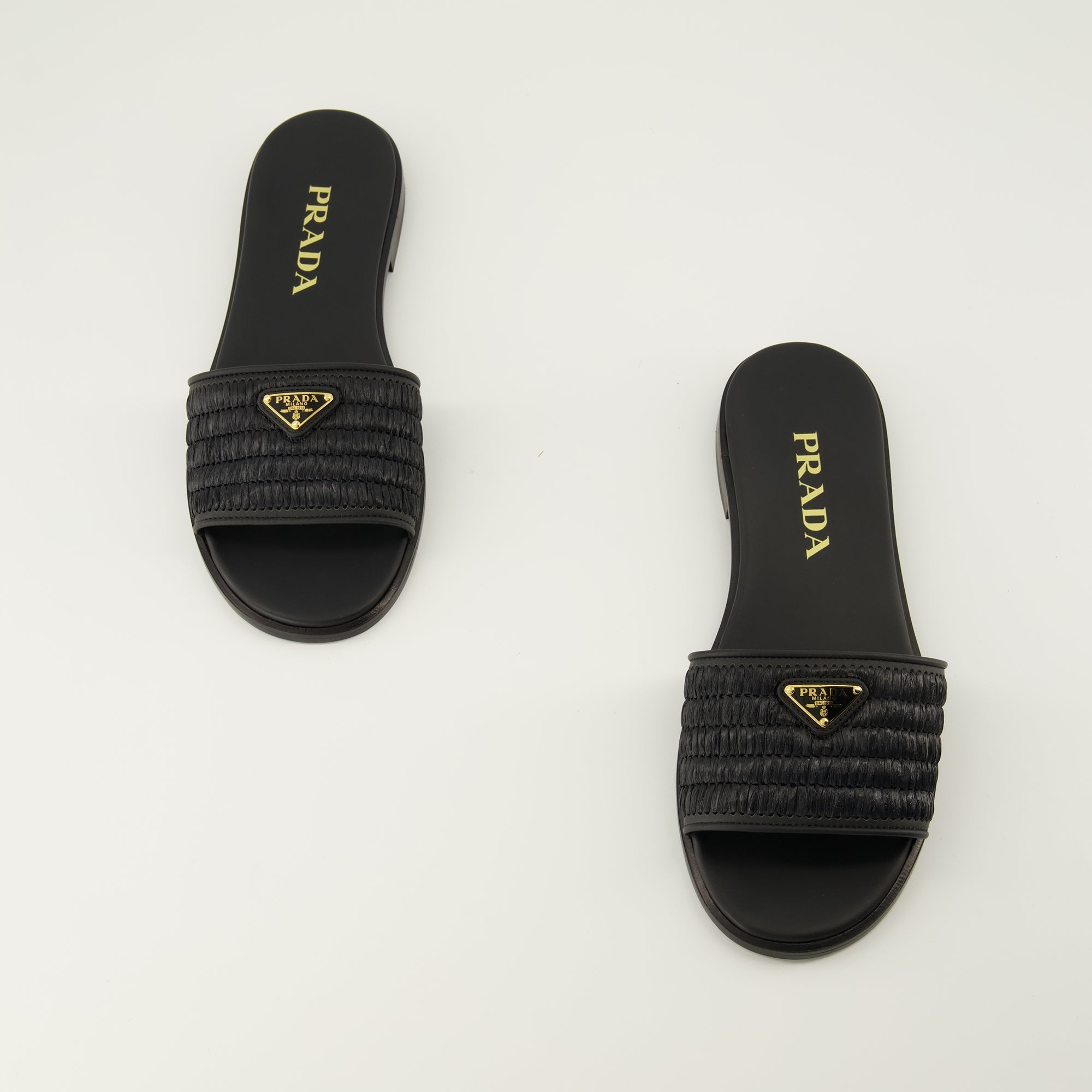 プラダの女性用かぎ針編みミュールの画像 - シーズン春夏2026 - ペアの上部ビュー