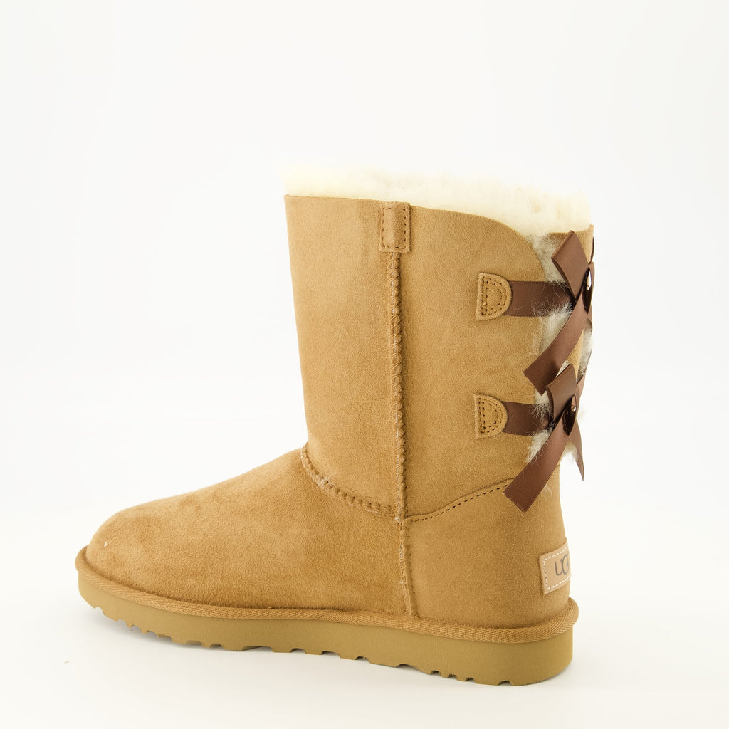 Botas Bailey Bow II em pele de borrego