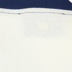 Bild eines weißen und blauen Baumwoll-T-Shirts von Ami PARIS für Unisex - Saison Frühjahr-Sommer 2026 - Produktdetailansicht 3