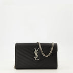 Bild der Cassandre Chain Wallet von Saint Laurent für Frauen - Saison Herbst-Winter 2025 - Vorderansicht