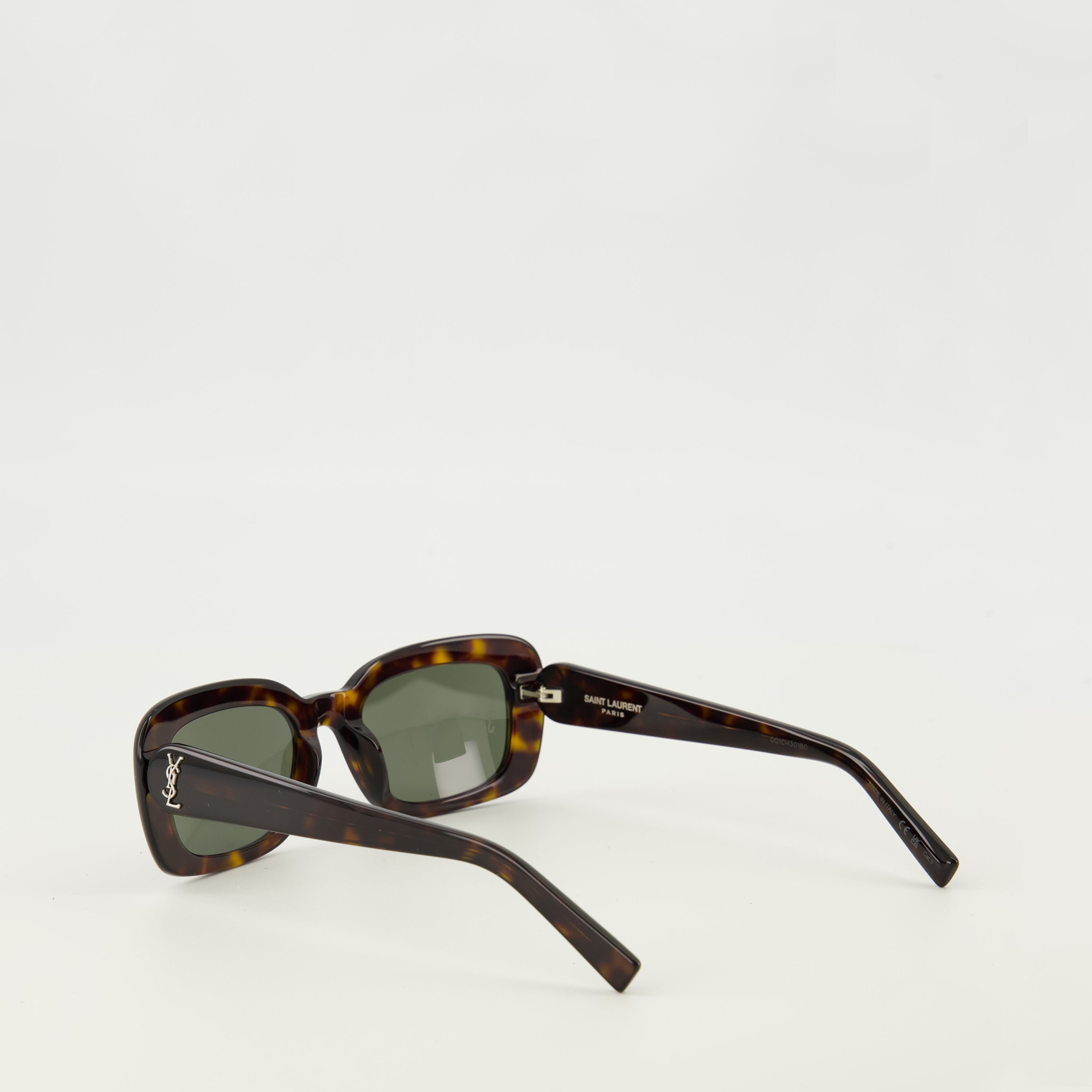 Image of SLM130 Sunglasses by Saint Laurent for Unisex - Season Spring-Summer 2026 - Detail View 1
