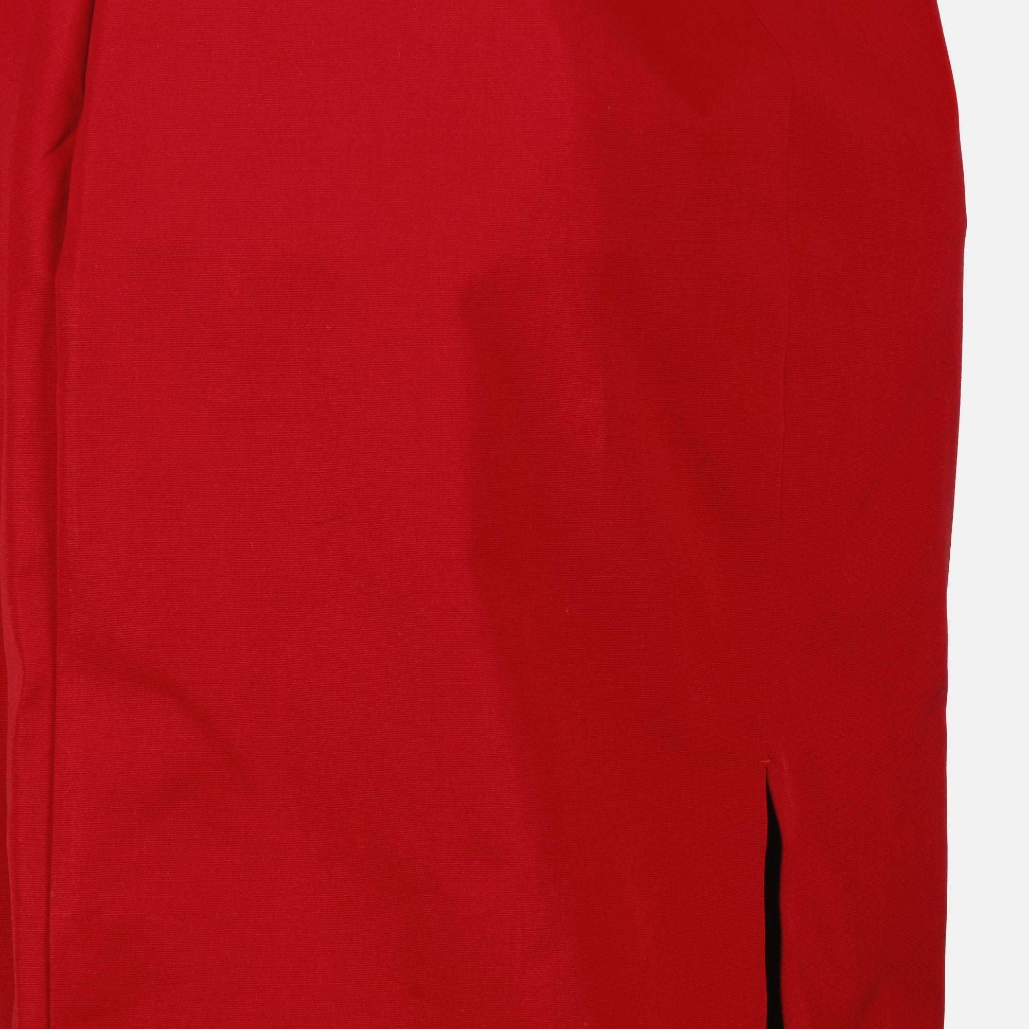 Imagen de un vestido de gabardina roja de Miu Miu para mujeres - Temporada primavera-verano 2026 - Vista de detalle 2