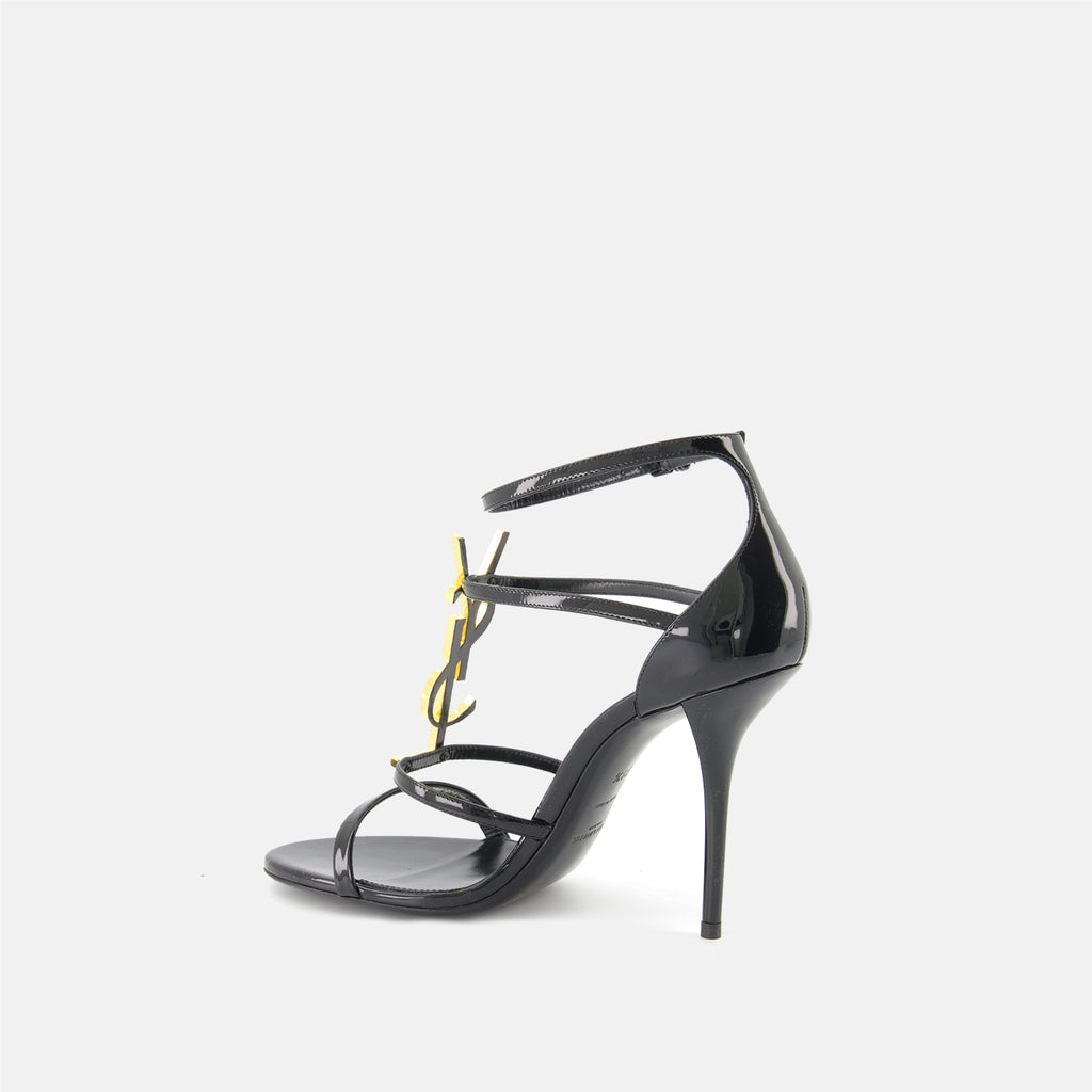 Imagen de los tacones Cassandra de Saint Laurent para mujeres - Temporada Primavera-Verano 2025 - Vista tres cuartos trasera derecha