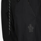 로고 패치가 있는 블랙 조거 팬츠