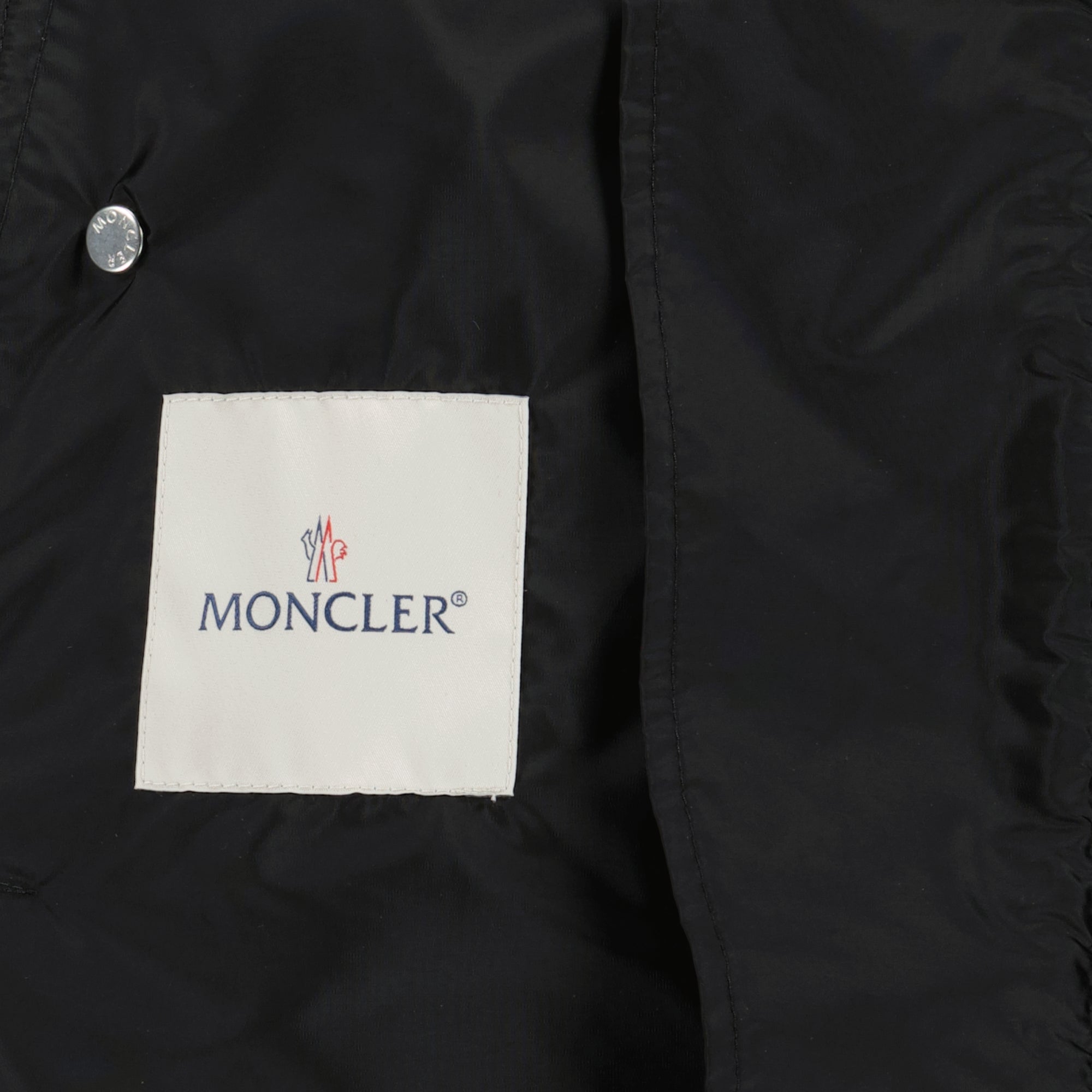 Image of Coupe-Vent Grimpeurs by Moncler for Men - Season Spring-Summer 2026 - Detail View 2