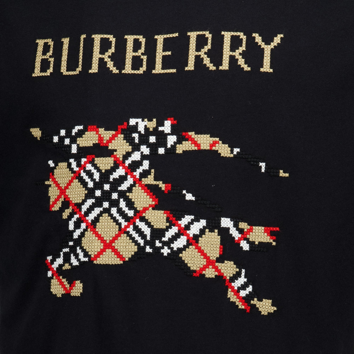 Camiseta negra de algodón con bordado Knight
