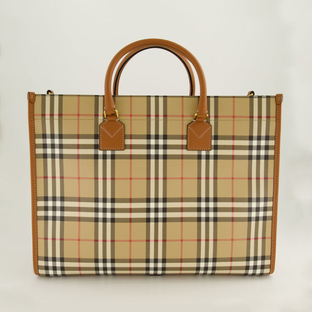 Freya tote, canvas handbag, check pattern bag, Burberry collection, autumn-winter 2024
