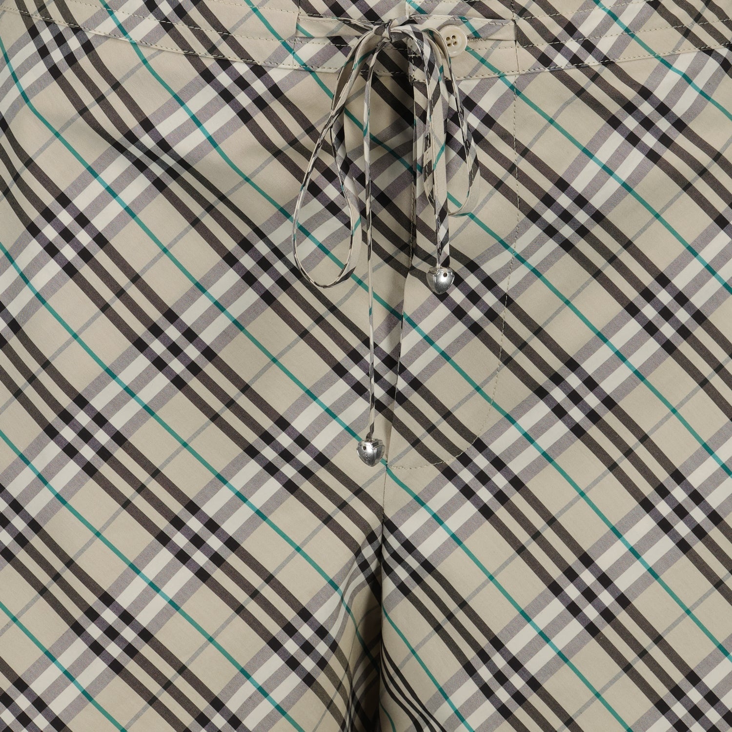 베이지 체크 반바지