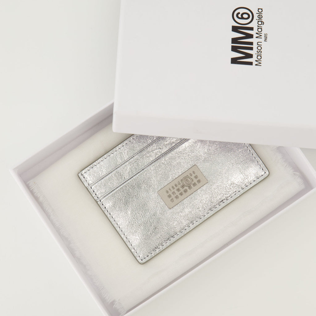 Imagen del soporte de tarjetas numéricas metálico de Mm6 para unisex - Temporada Primavera-Verano 2026 - Detalle 2