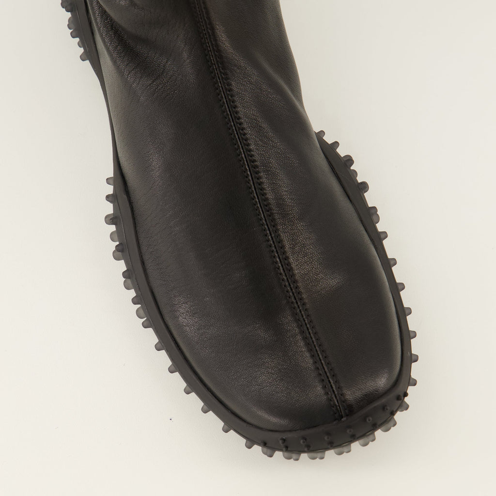 Schwarze Stretch-Nappalederstiefel