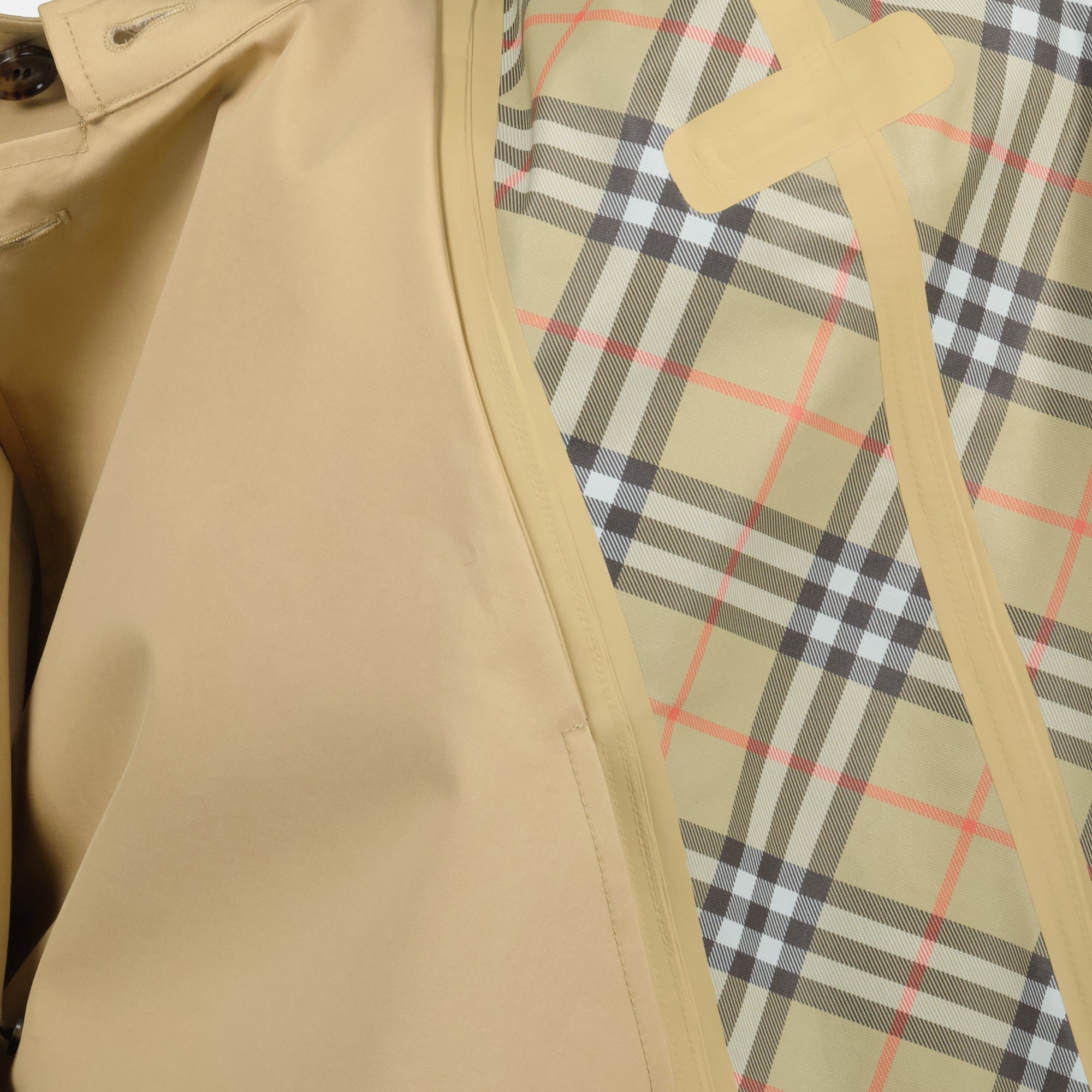 Capa Beig con Botones