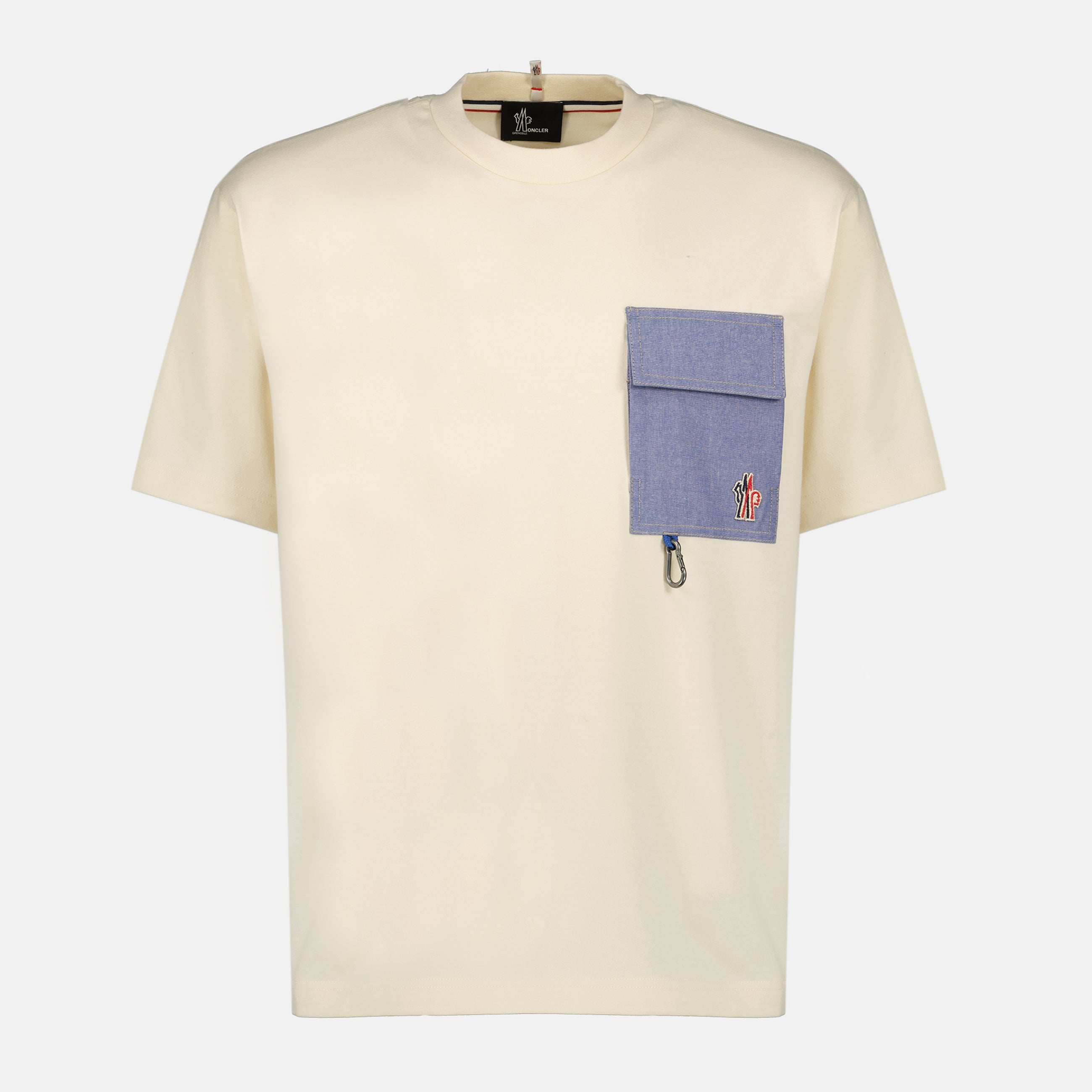 Image de T-shirt avec poche en denim blanc par Moncler Grenoble pour hommes - Saison Printemps-Été 2026 - Vue de face