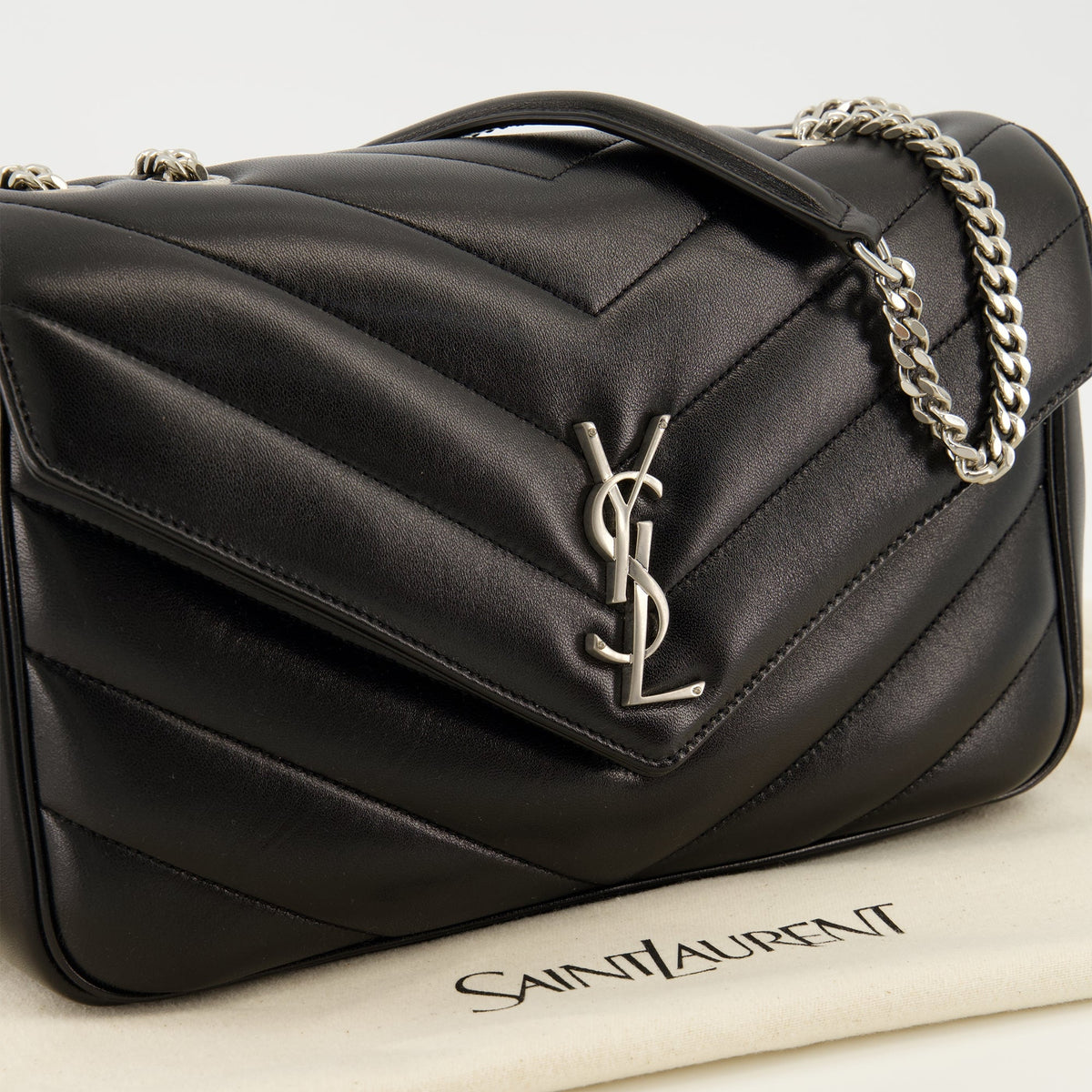 Loulou Medium ブラックレザー ショルダーバッグ
