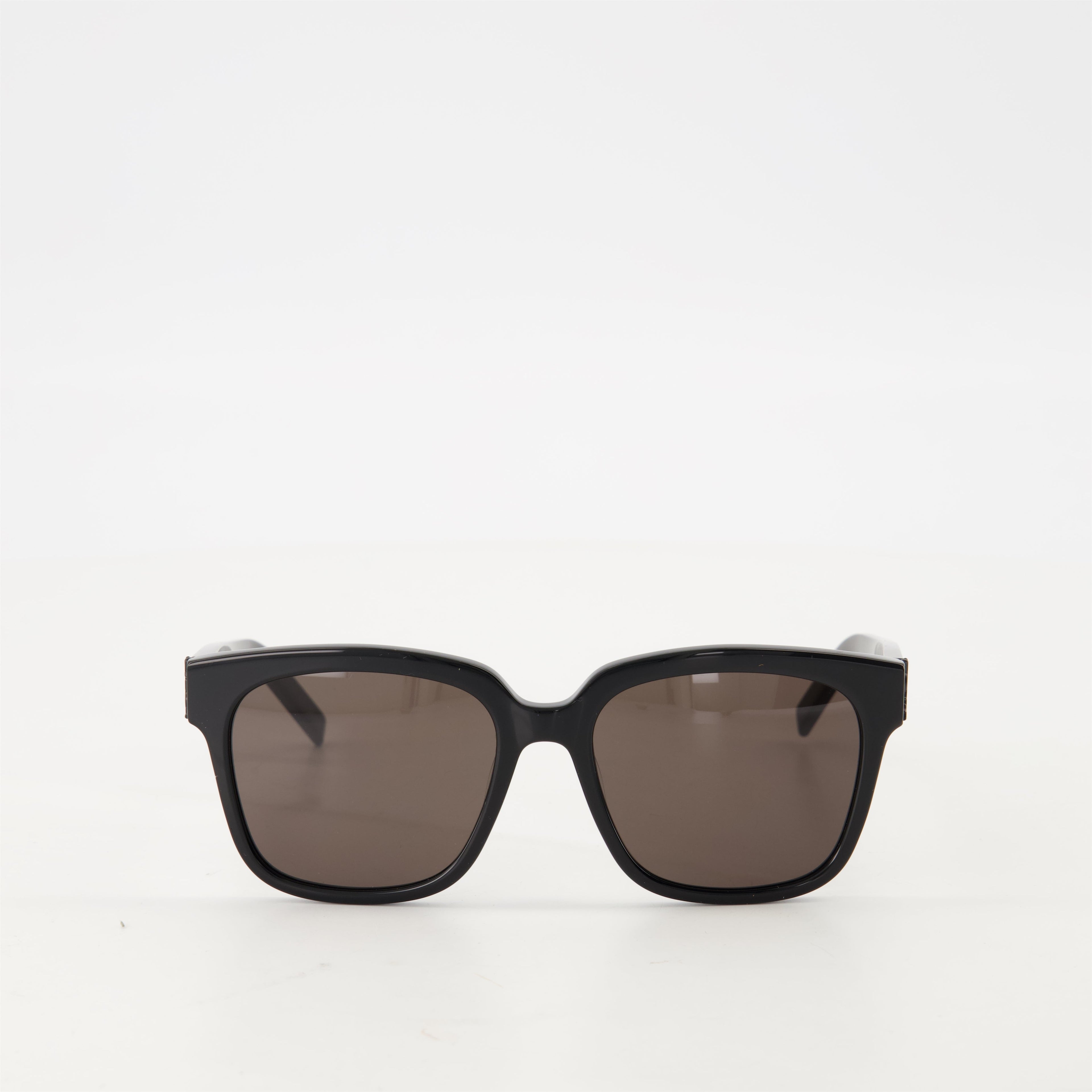 SL M40 sunglasses, Saint Laurent eyewear, black sunglasses, UV protection eyewear, unisex sunglasses