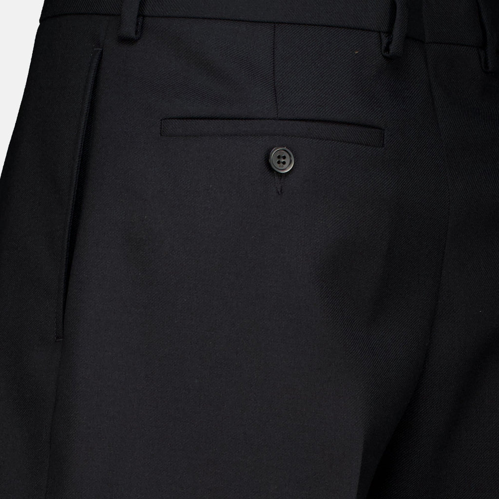 Schwarze Shorts aus Wollstoff mit Schneiderverarbeitung