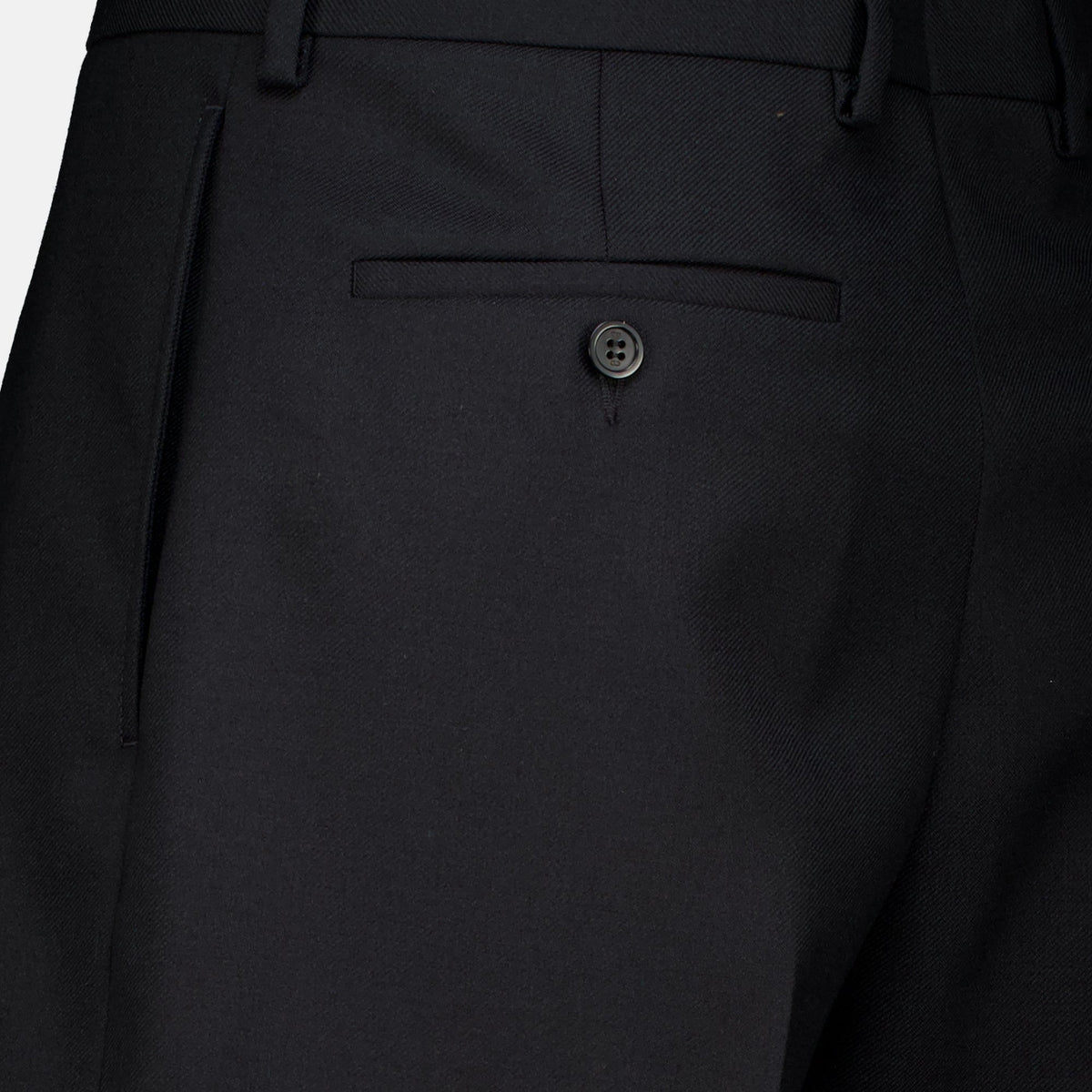 Schwarze Shorts aus Wollstoff mit Schneiderverarbeitung