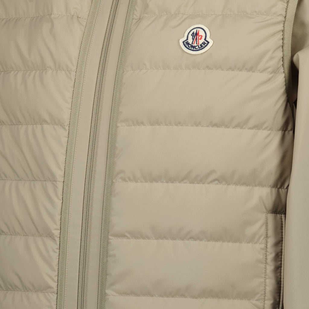 Imagem da jaqueta removível Verney Beige da Moncler para Homens - Temporada Primavera-Verão 2025 - Vista Detalhe 13