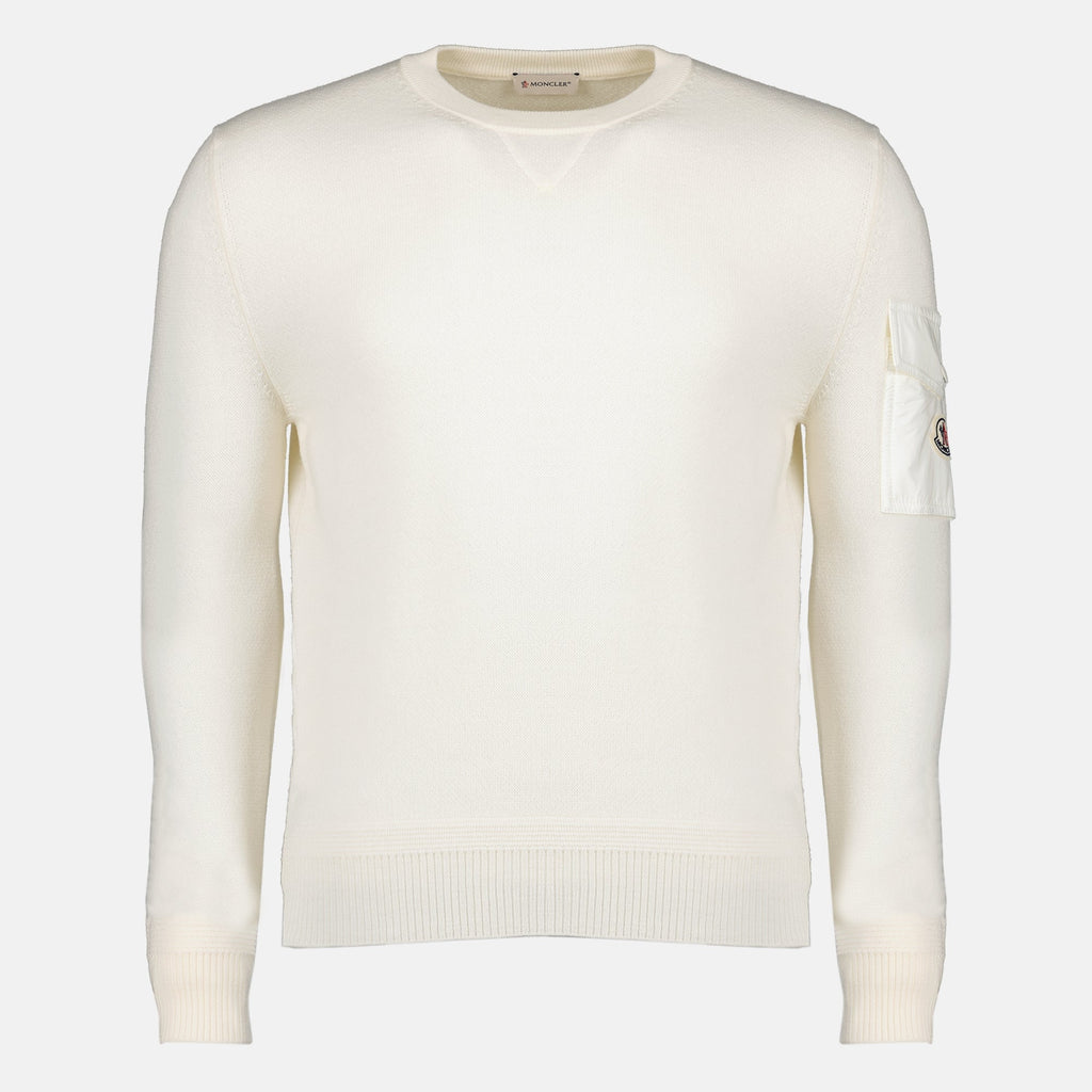 Weißer Wollpullover