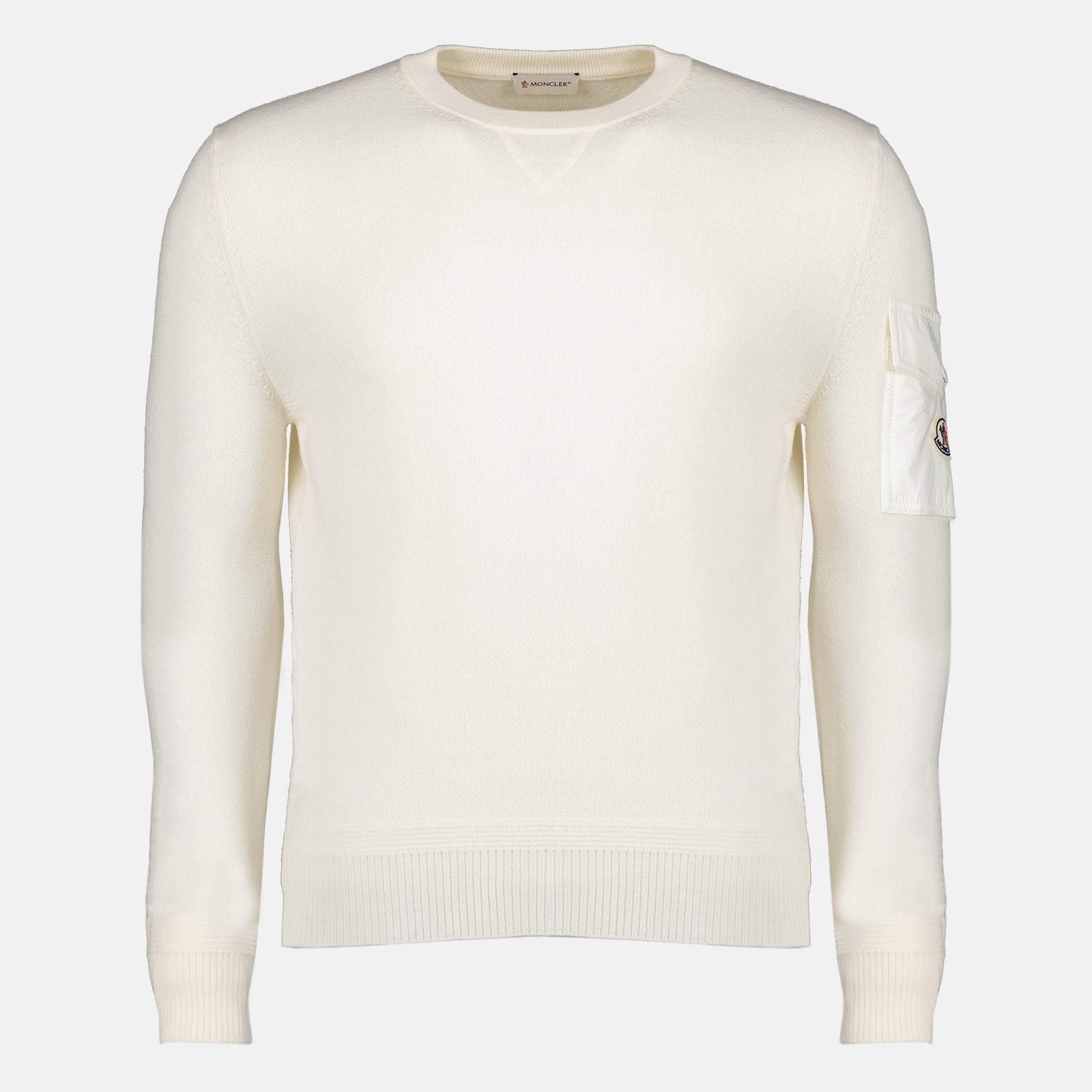 Weißer Wollpullover