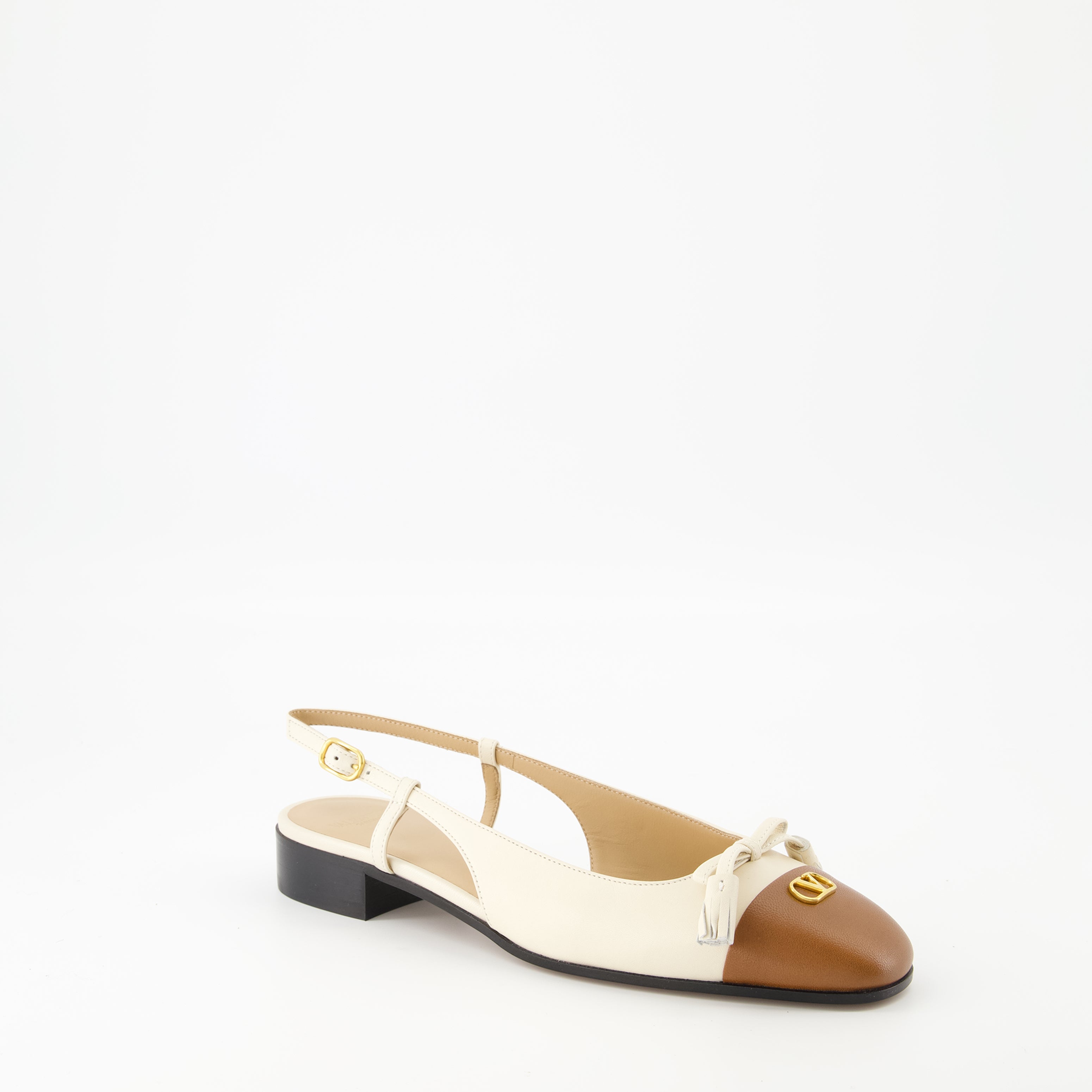 beige ballet flats, leather shoes, Valentino Garavani, ankle strap flats, Spring-Summer 2025 collection