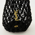 Imagem da Tote preta de croché da Saint Laurent para mulheres - Temporada Outono-Inverno 2025 - Detalhe 1