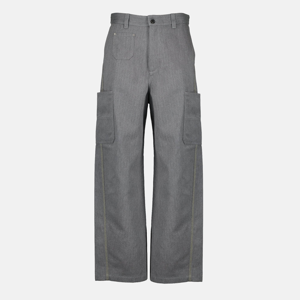 Imagen de los pantalones cargo de denim gris de Givenchy para hombres - Temporada primavera-verano 2026 - Vista frontal