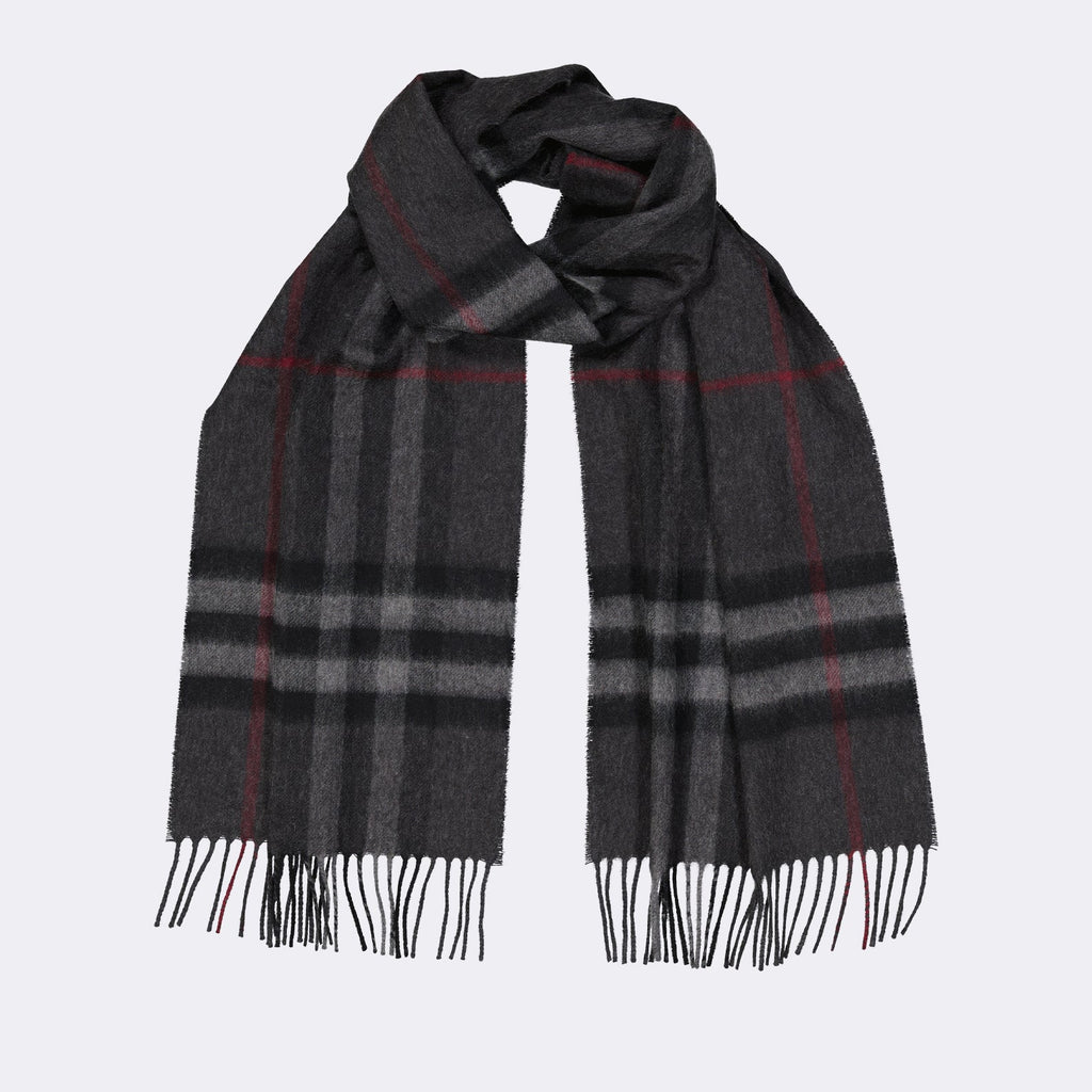 Image of Checkered Cashmere Scarf by Burberry for Unisex - Season Autumn-Winter 2023 - Detail View 2
