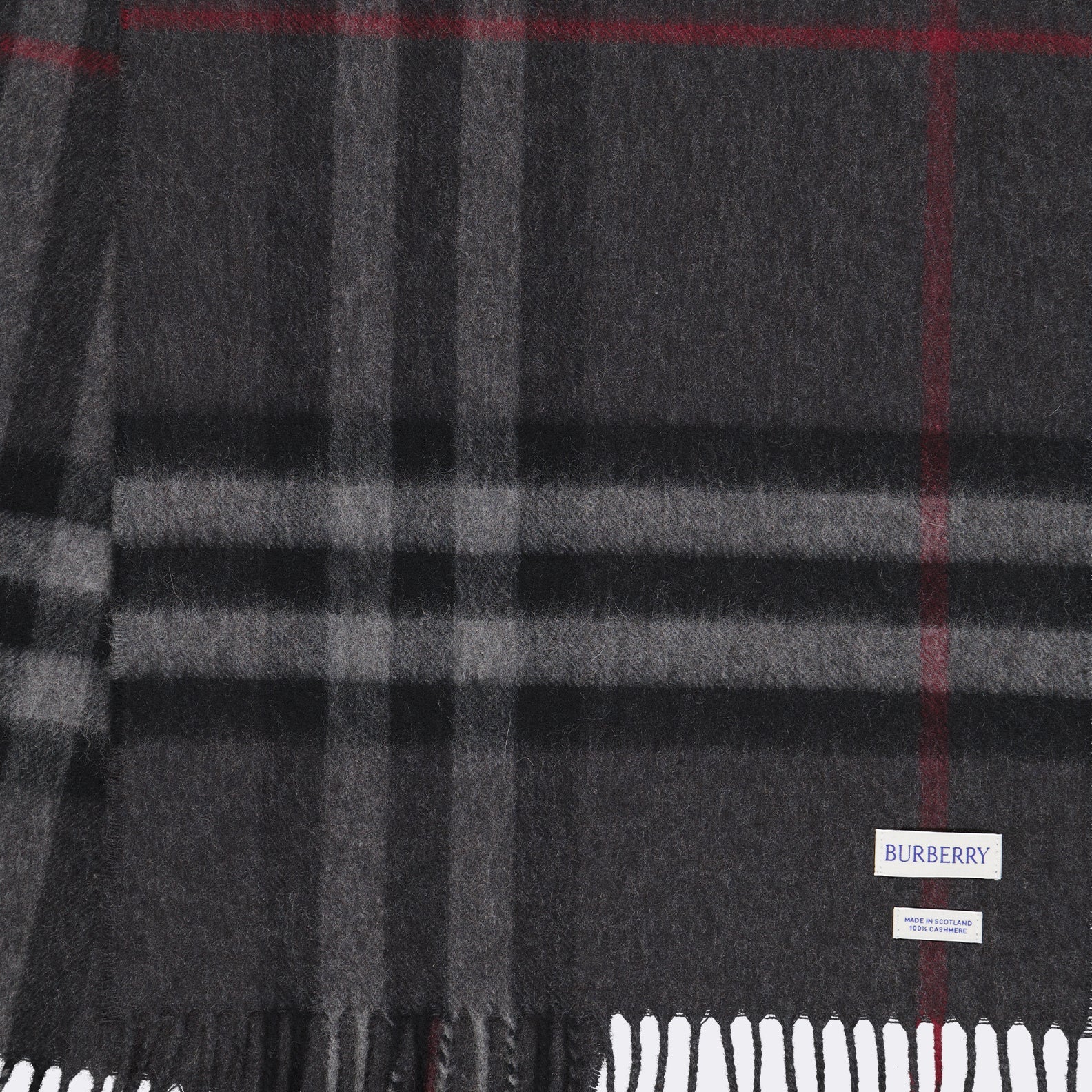 Image of Checkered Cashmere Scarf by Burberry for Unisex - Season Autumn-Winter 2023 - Detail View 5