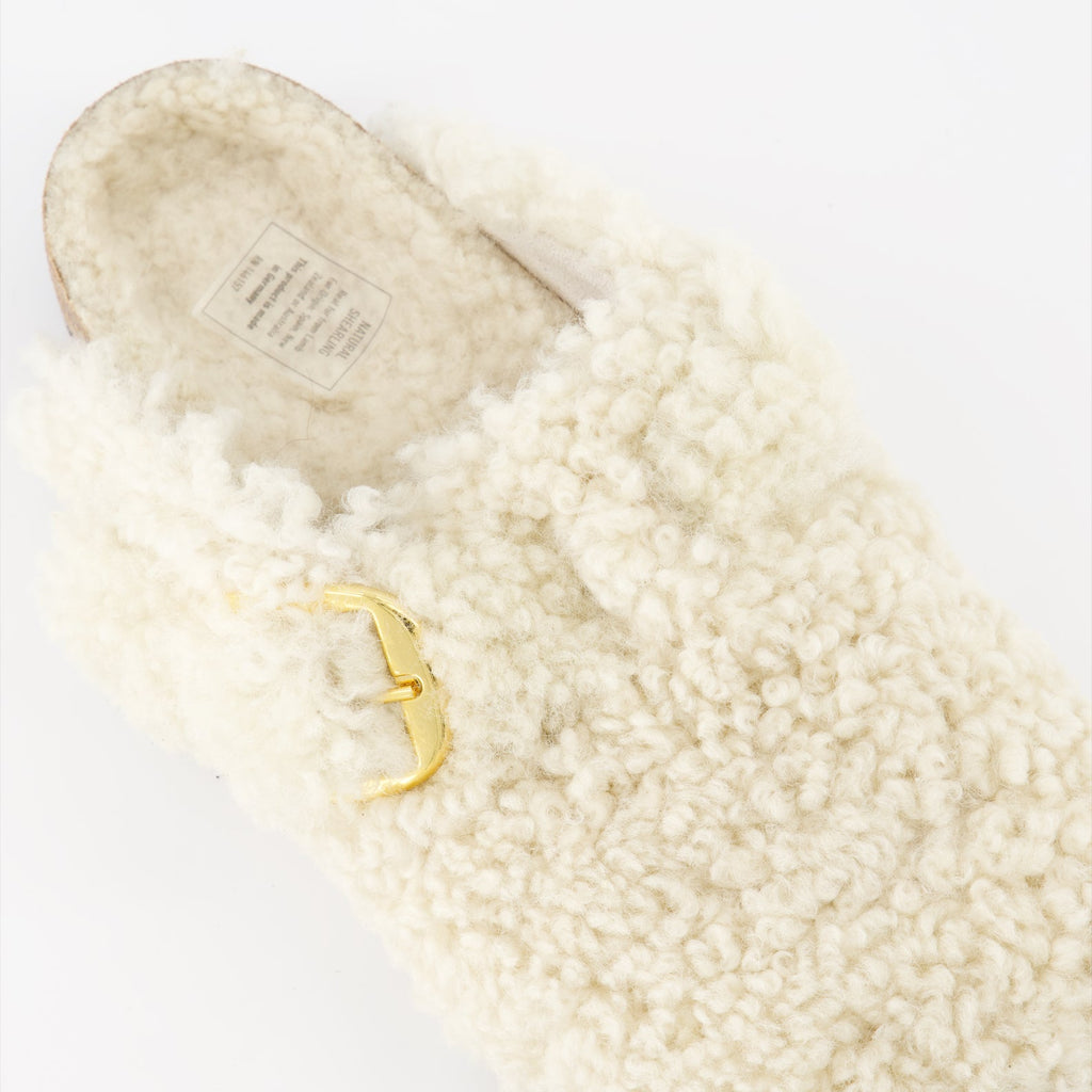 Image des Boston Mules avec grande boucle par Birkenstock pour femmes - Saison Automne-Hiver 2024 - Vue de détail du dessus