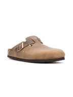 Bild der Boston Mules von Birkenstock für Damen - Saison Frühling-Sommer 2024 - Frontansicht rechts in drei Vierteln