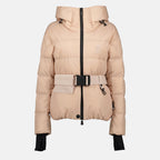 Bild der pinken Bouquetin Daunenjacke von Moncler Grenoble für Damen - Saison Herbst-Winter 2025 - Vorderansicht