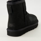 Image of Classic Mini II Black Suede Boots by Ugg for Women - Season Autumn-Winter 2025 - Back View