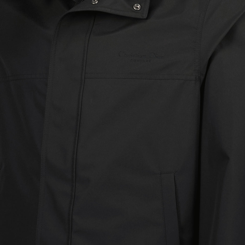 Bilde av svart hettegenser fra Dior for menn - Sesong Høst-Vinter 2025 - Detaljvisning 2