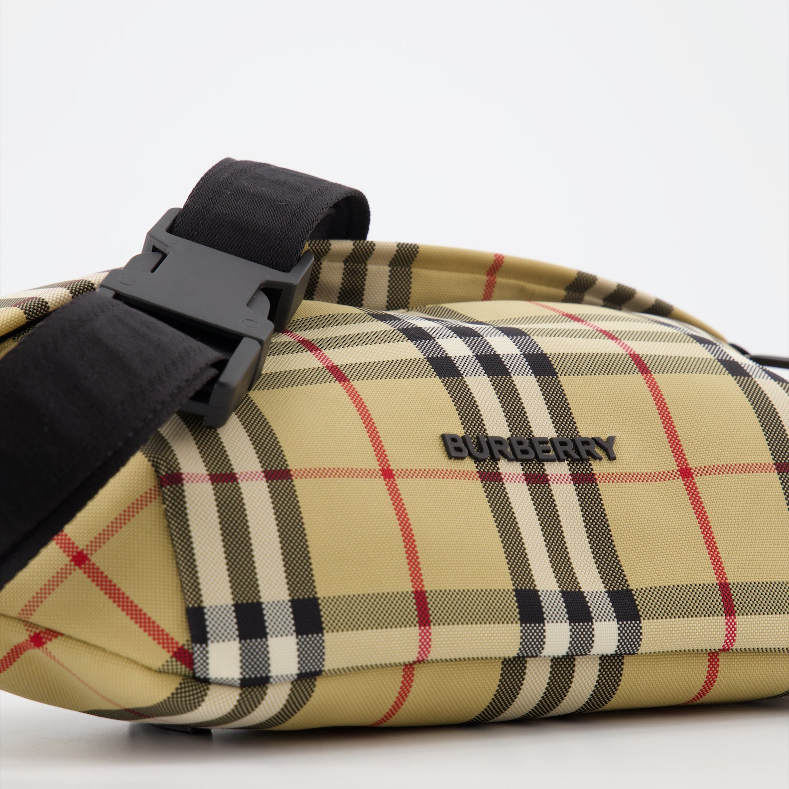 Burberry waist bag, Sonny Check bag, men's luxury accessories, high-end waist bag, iconic Burberry check